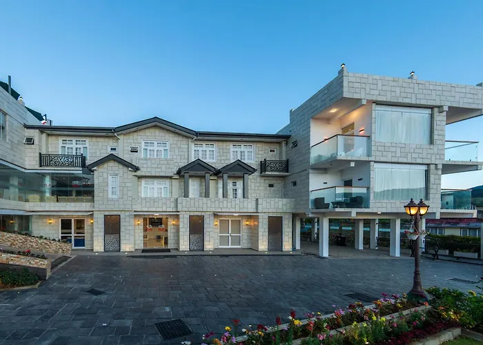 High Garden Hotel